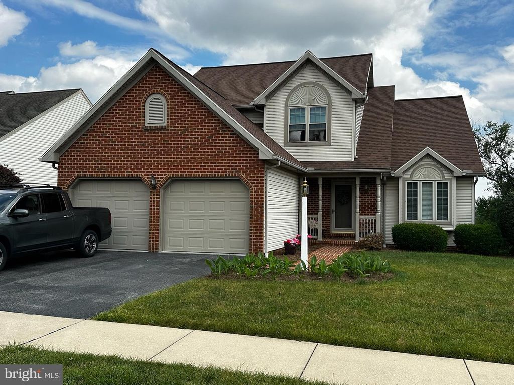 1010 HILLSIDE AVE, Elizabethtown, PA 17022