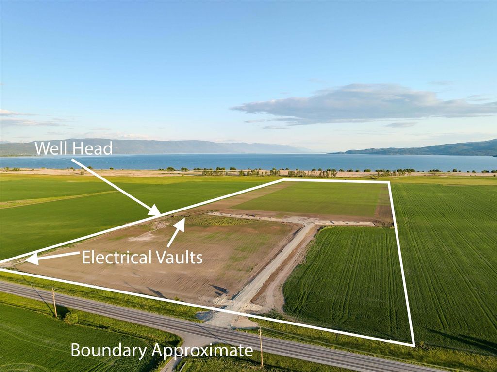 936 Mt Highway 82, Somers, MT 59932