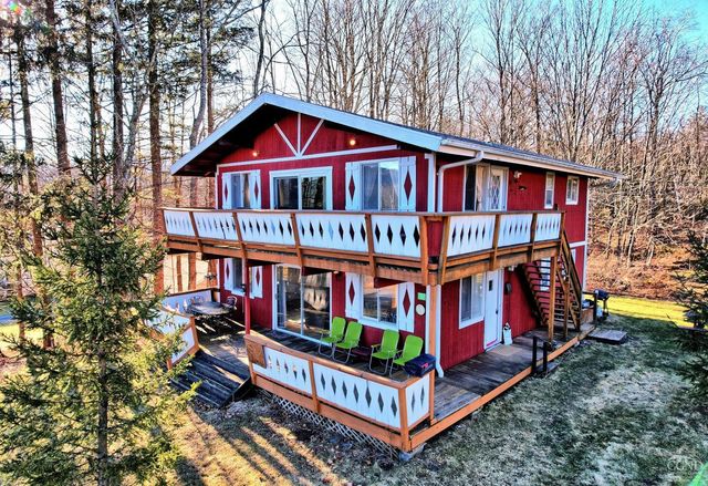 31 Showers Road, Hunter, NY 12485