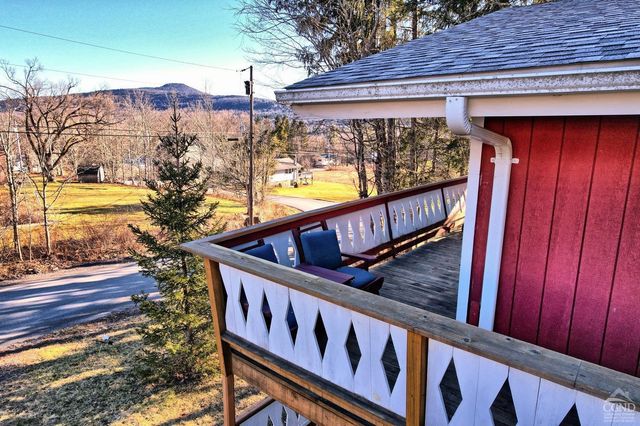 31 Showers Road, Hunter, NY 12485