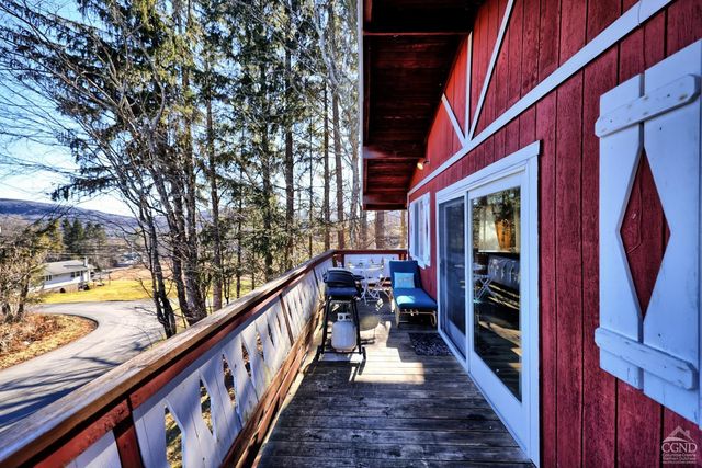 31 Showers Road, Hunter, NY 12485