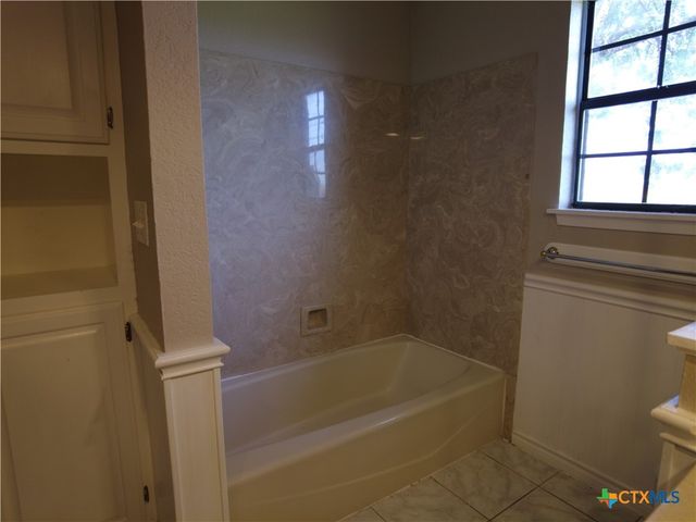 972 Barbarosa Road, New Braunfels, TX 78130