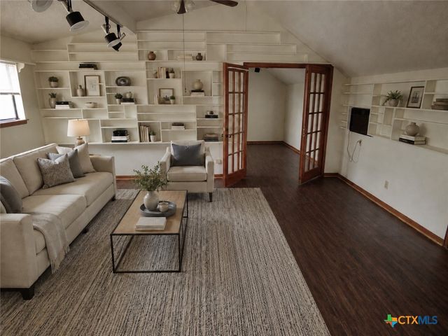 972 Barbarosa Road, New Braunfels, TX 78130