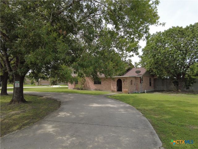 972 Barbarosa Road, New Braunfels, TX 78130