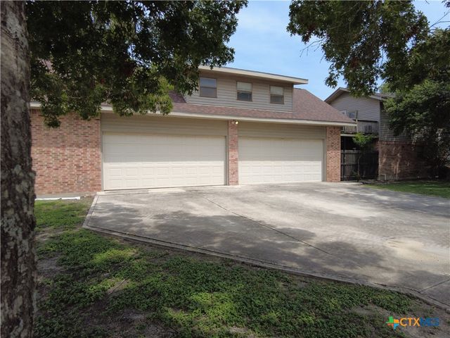 972 Barbarosa Road, New Braunfels, TX 78130