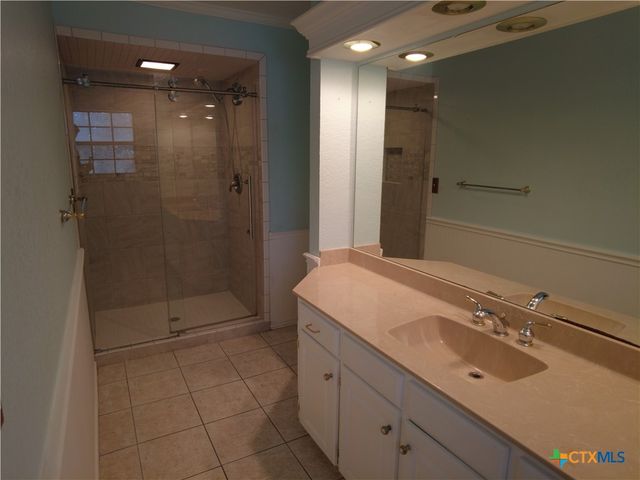 972 Barbarosa Road, New Braunfels, TX 78130