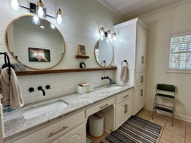 101 Eton Dr, Dothan, AL 36305