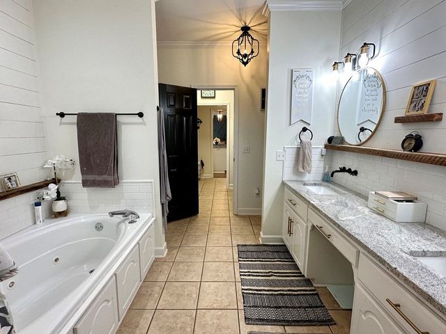 101 Eton Dr, Dothan, AL 36305