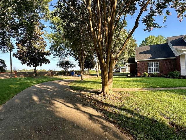 101 Eton Dr, Dothan, AL 36305