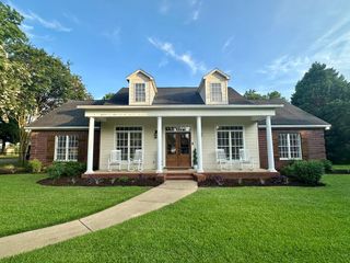 101 Eton Dr, Dothan, AL 36305