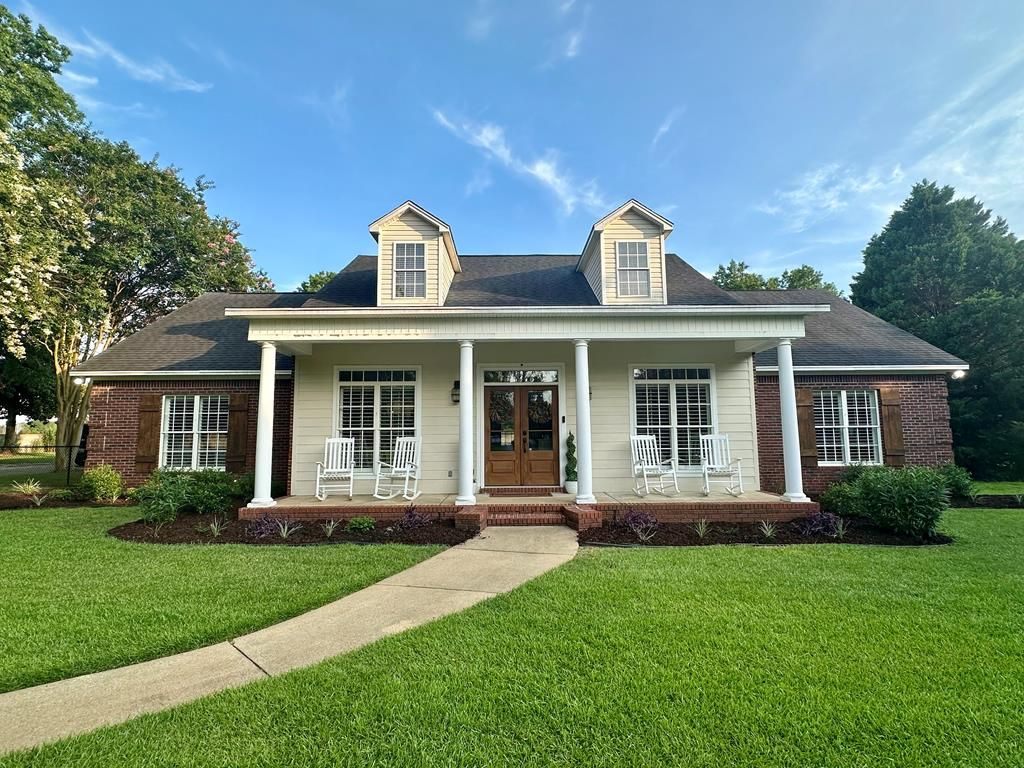 101 Eton Dr, Dothan, AL 36305