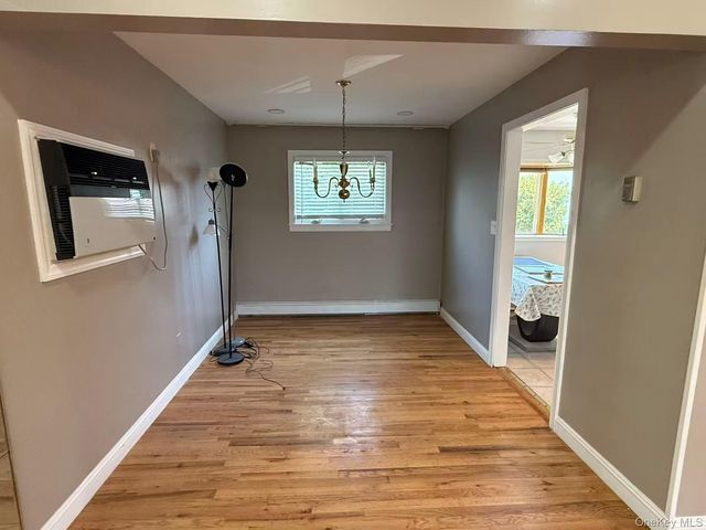 2607 Lindenmere Drive, Merrick, NY 11566