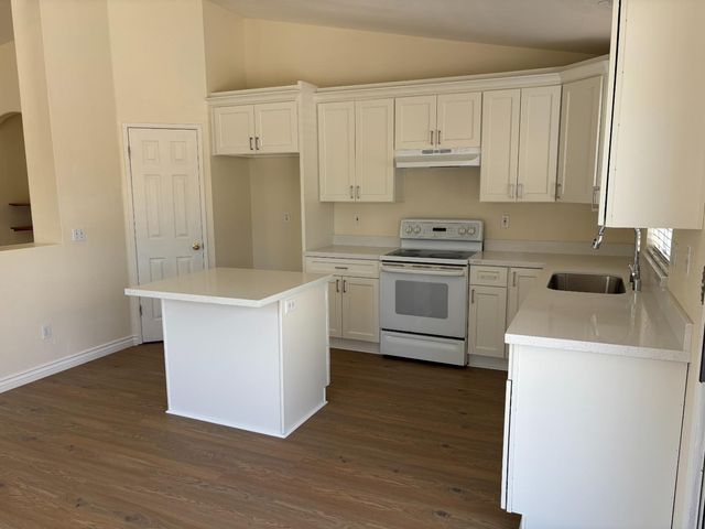 4956 Miramare Ln, Stockton, CA 95206