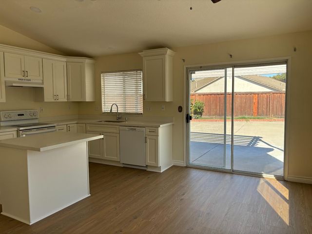 4956 Miramare Ln, Stockton, CA 95206