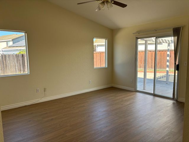 4956 Miramare Ln, Stockton, CA 95206