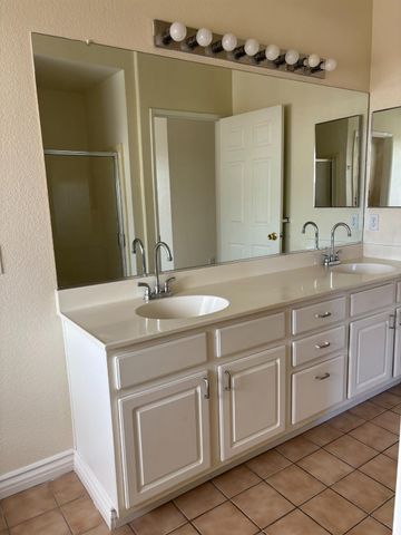 4956 Miramare Ln, Stockton, CA 95206