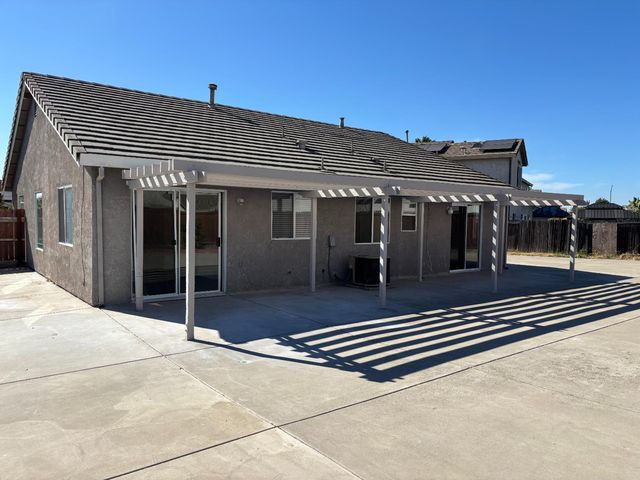 4956 Miramare Ln, Stockton, CA 95206