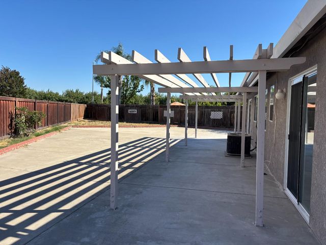 4956 Miramare Ln, Stockton, CA 95206