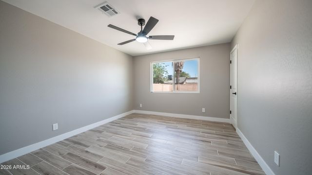 7727 W EARLL Drive, Phoenix, AZ 85033