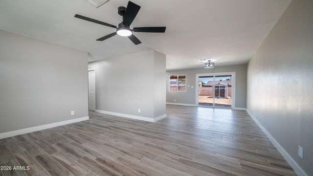 7727 W EARLL Drive, Phoenix, AZ 85033