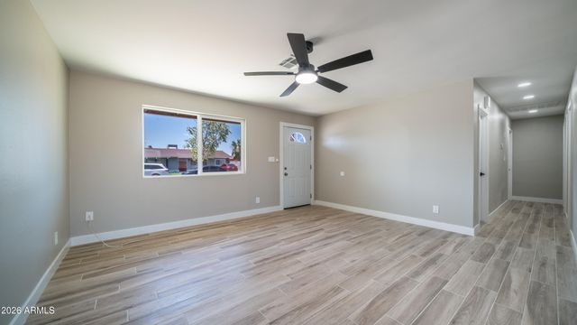 7727 W EARLL Drive, Phoenix, AZ 85033