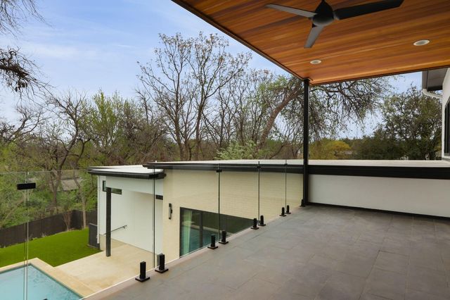 1118 Mariposa DR, Austin, TX 78704