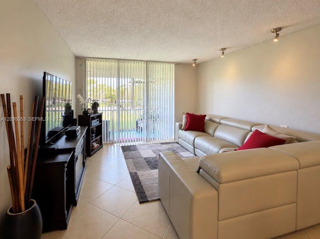 3141 NW 47th Terrace 122, Lauderdale Lakes, FL 33319