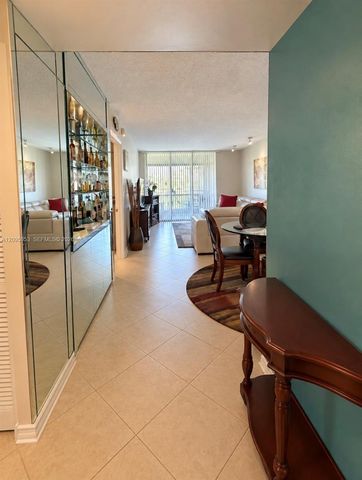 3141 NW 47th Terrace 122, Lauderdale Lakes, FL 33319