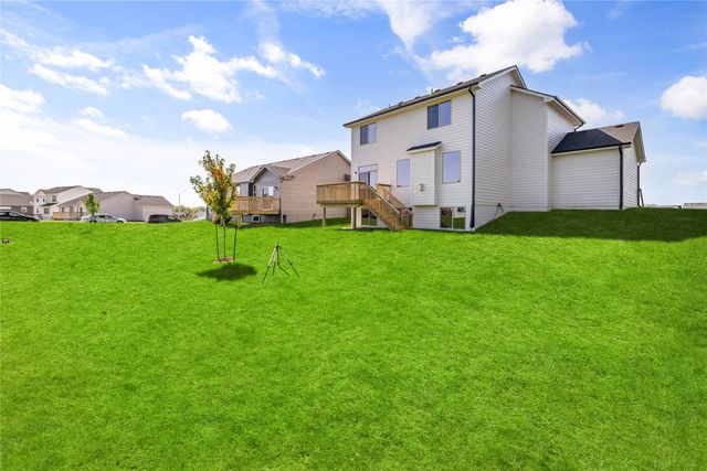 2595 SE Florence Drive, Waukee, IA 50263