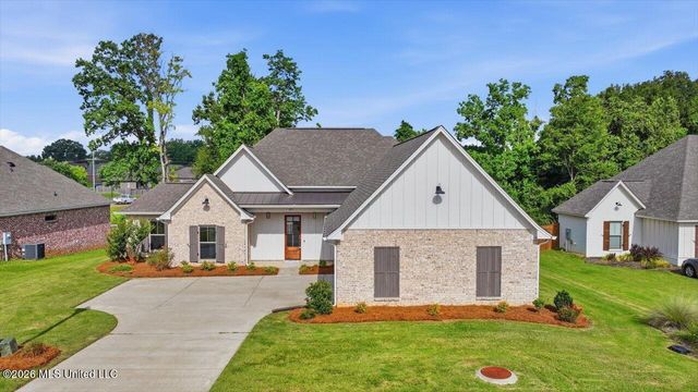 103 Ashby Ridge Drive, Canton, MS 39046