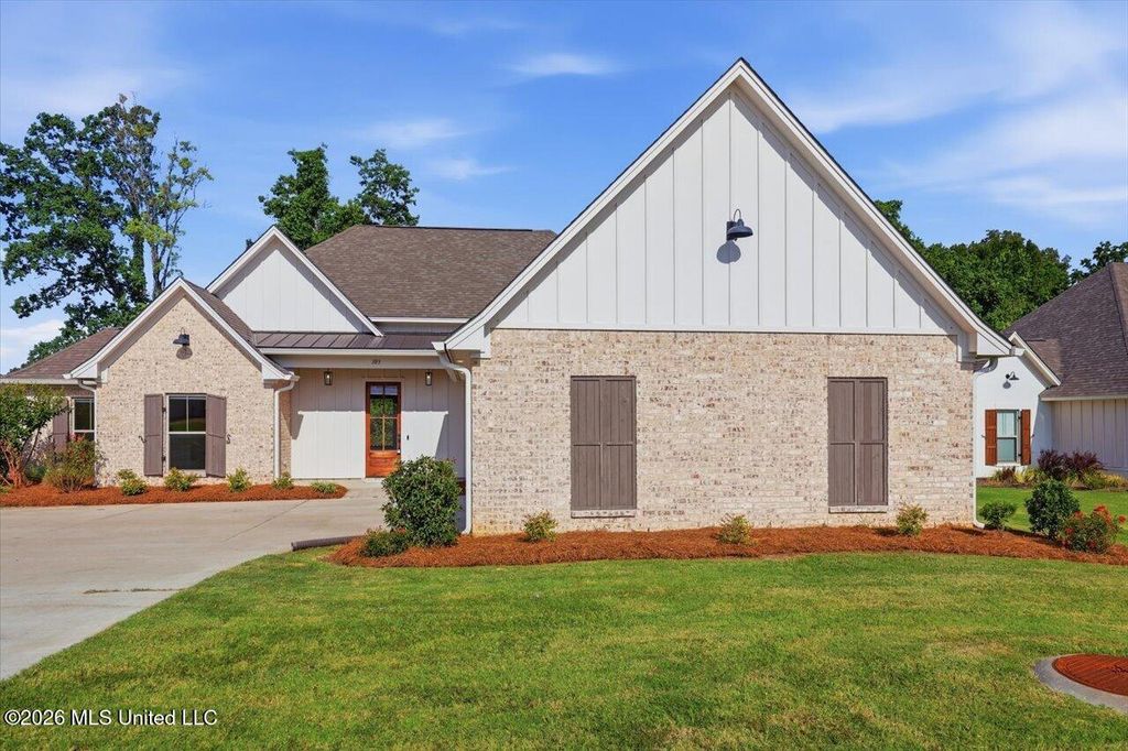 103 Ashby Ridge Drive, Canton, MS 39046