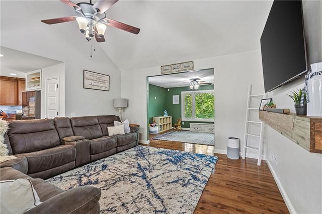 27800 Wonka Drive, Louisburg, KS 66053