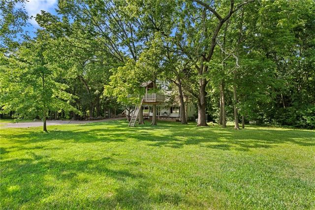 27800 Wonka Drive, Louisburg, KS 66053