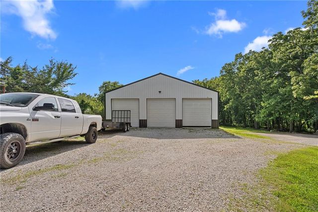 27800 Wonka Drive, Louisburg, KS 66053