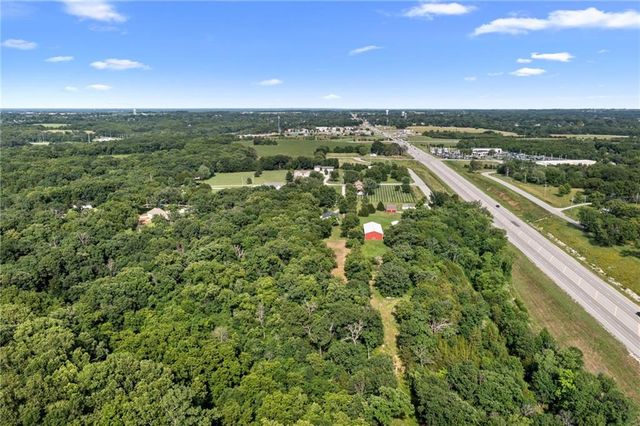 27800 Wonka Drive, Louisburg, KS 66053