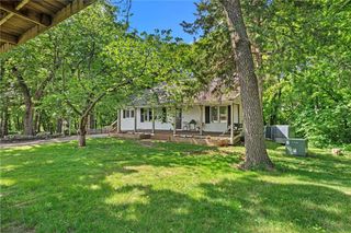 27800 Wonka Drive, Louisburg, KS 66053
