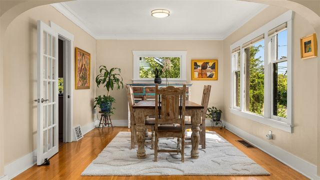 10015 68th Avenue S, Seattle, WA 98178
