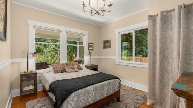 10015 68th Avenue S, Seattle, WA 98178