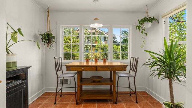 10015 68th Avenue S, Seattle, WA 98178