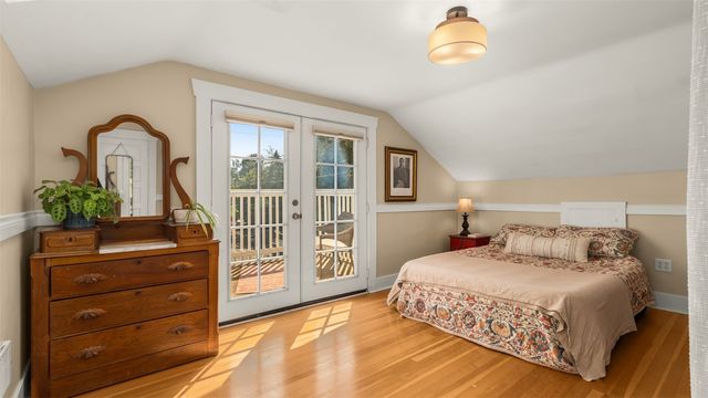 10015 68th Avenue S, Seattle, WA 98178