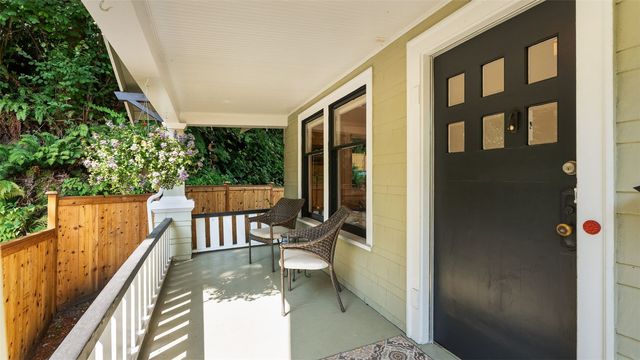 10015 68th Avenue S, Seattle, WA 98178