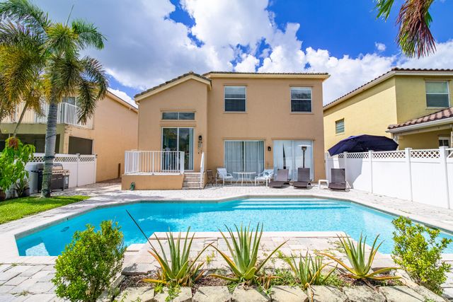 1534 Running Oak Lane, Royal Palm Beach, FL 33411