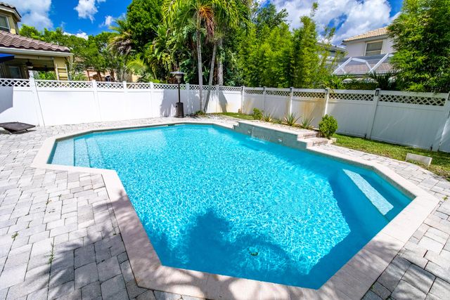 1534 Running Oak Lane, Royal Palm Beach, FL 33411