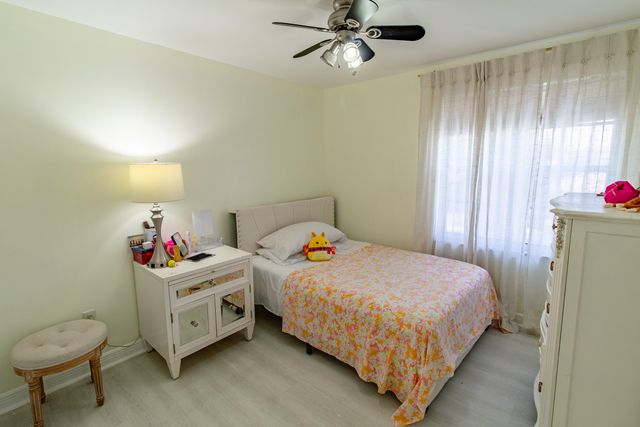 1534 Running Oak Lane, Royal Palm Beach, FL 33411