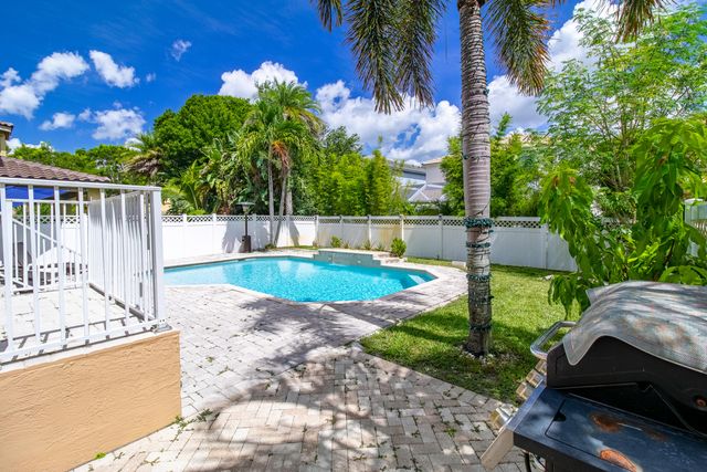 1534 Running Oak Lane, Royal Palm Beach, FL 33411