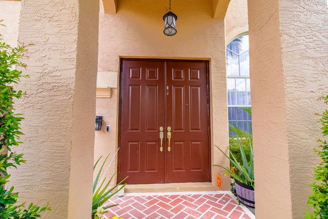 1534 Running Oak Lane, Royal Palm Beach, FL 33411