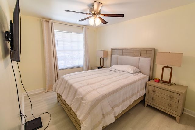 1534 Running Oak Lane, Royal Palm Beach, FL 33411