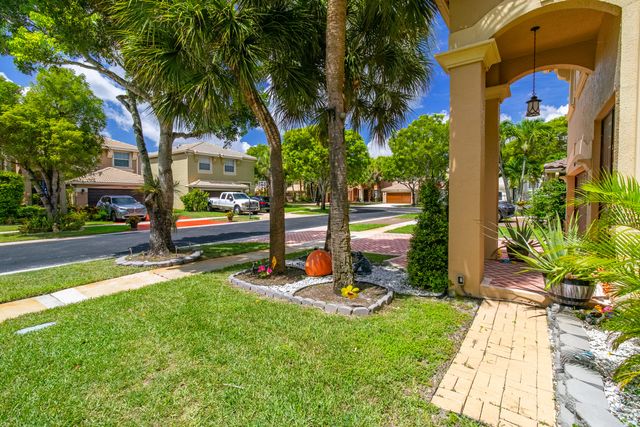 1534 Running Oak Lane, Royal Palm Beach, FL 33411