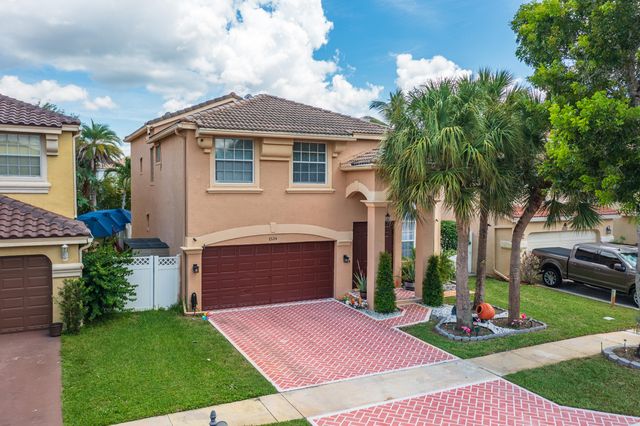 1534 Running Oak Lane, Royal Palm Beach, FL 33411