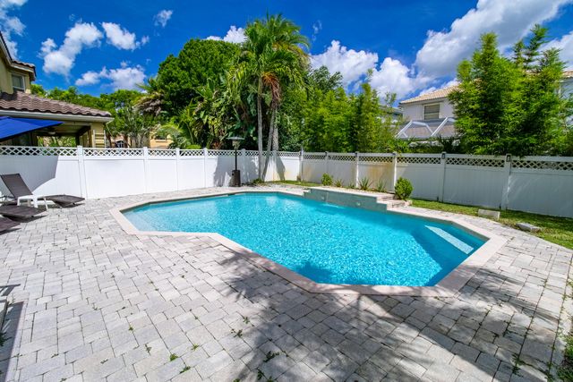 1534 Running Oak Lane, Royal Palm Beach, FL 33411